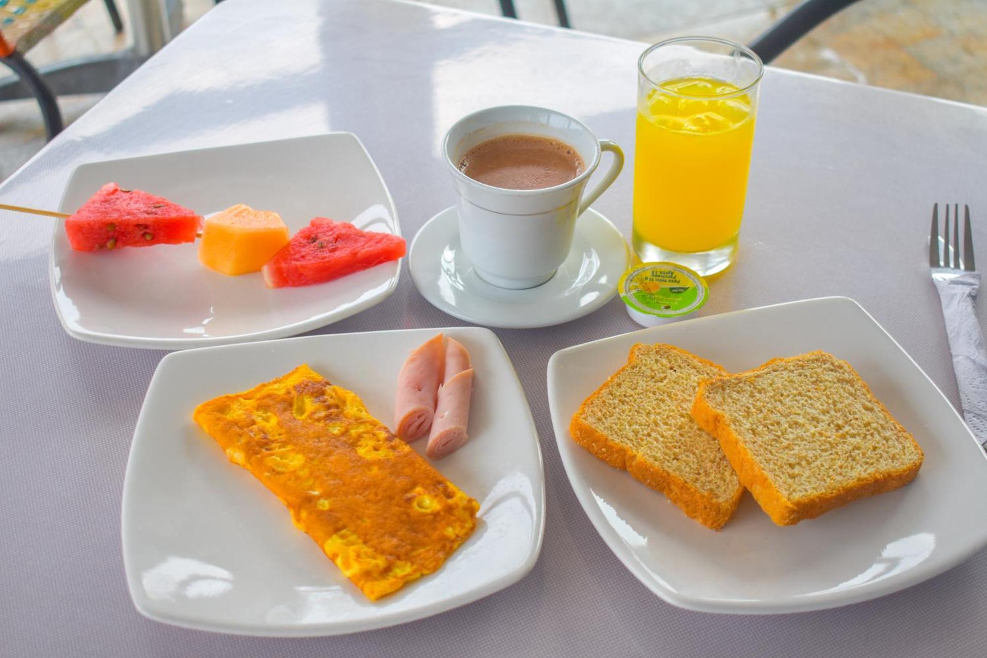 Hotel Hernandez Ctg Cartagena Luaran gambar